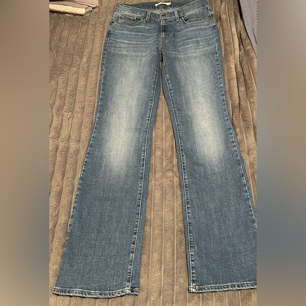 LEVI’S JEANS WOMEN CLASSIC BOOTCUT SIZE 6 INSEAM 31 NEW NO TAGS STRETCH LEVIS
